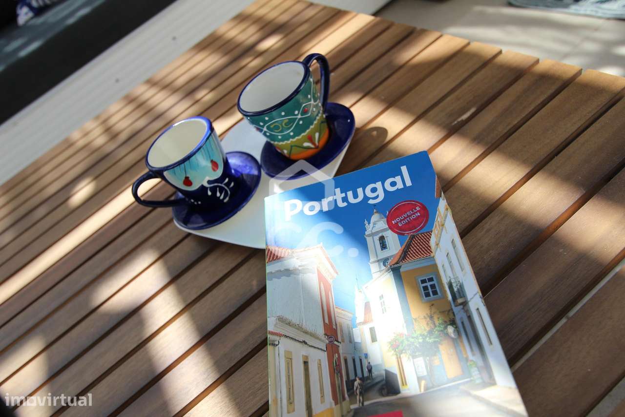 Apartamento T2 com terraço, vista mar e lugar de garagem em Armação de-4