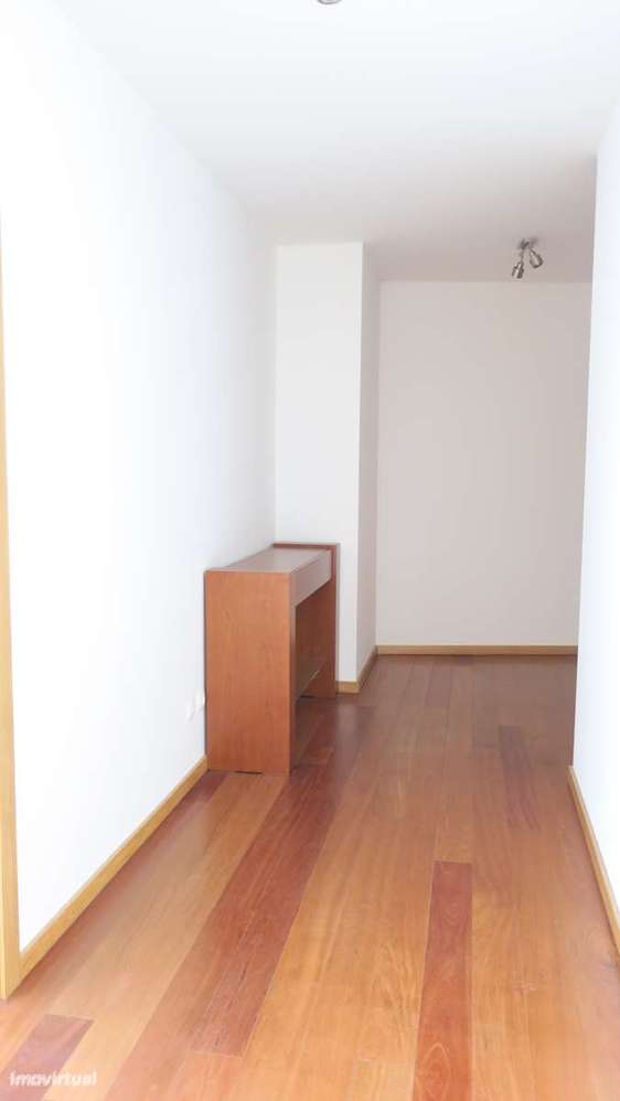 Apartamento T3 com garagem e varanda em Fátima - Grande imagem: 4/21