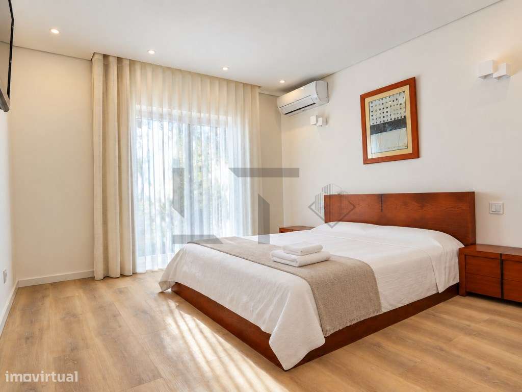 Quinta com 2 Moradias, 2 Campos de Ténis e Piscina, para Venda em P...-31