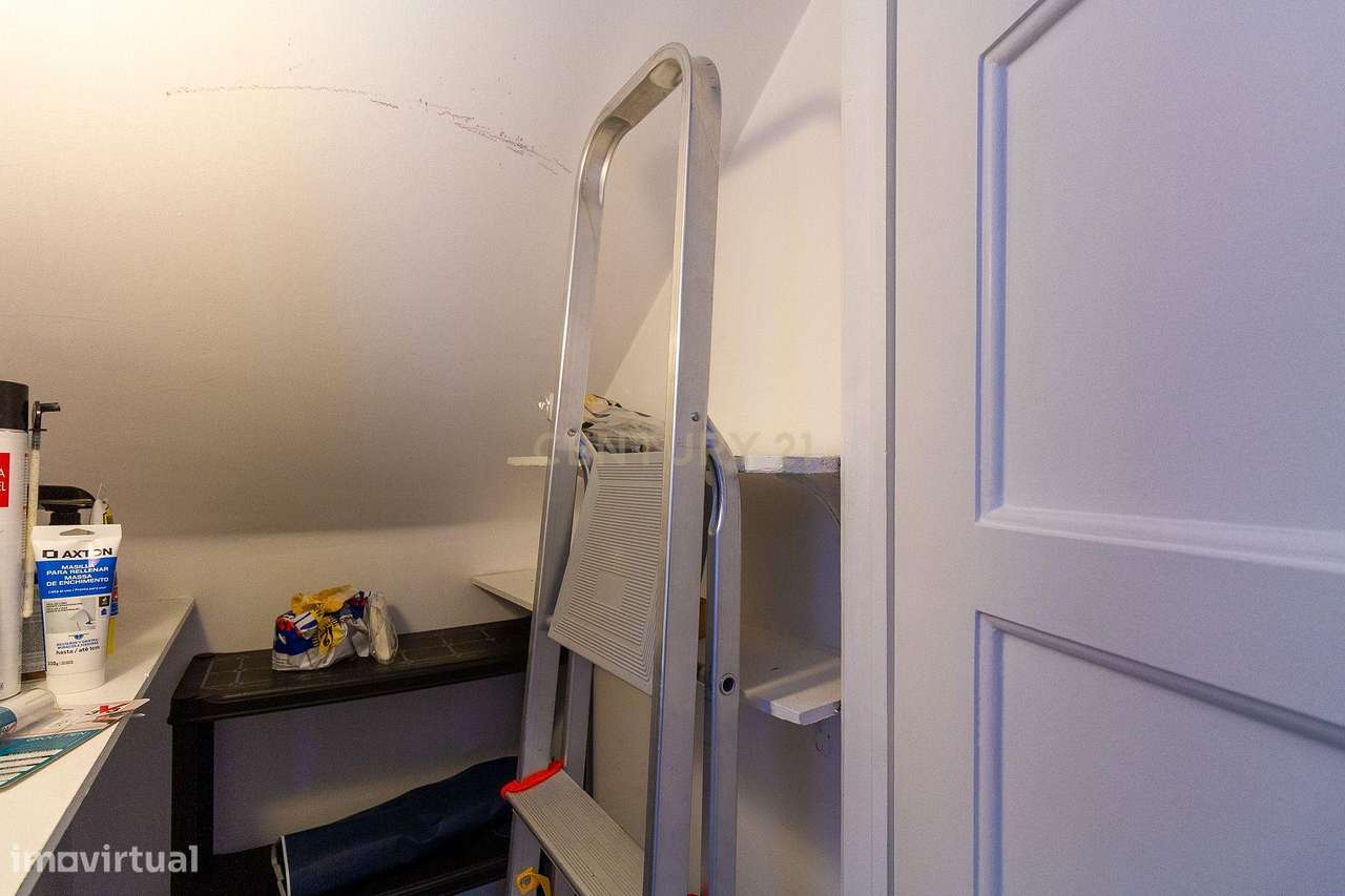 Apartamento T3, duplex, em Campo de Ourique. - Grande imagem: 2/23