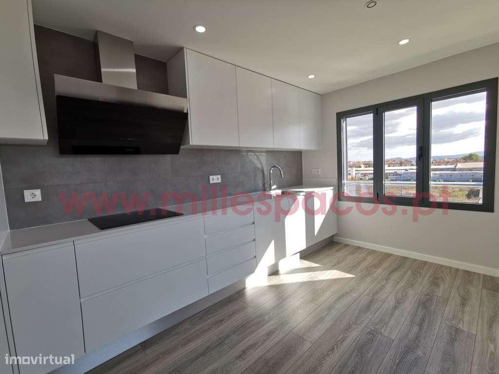 Duplex T2+2 - 3 Suites - Grande imagem: 3/28