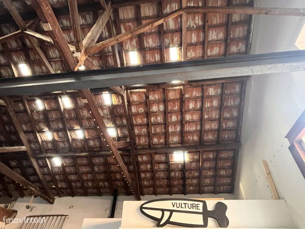 Armazém Único, Versátil e com Caracter no coração de Peniche - Grande imagem: 2/21