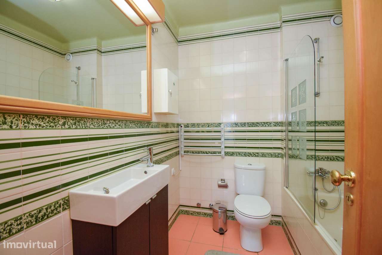 T2 com varanda, garagem e arrecadação – Cascais | Rua João Infante-18