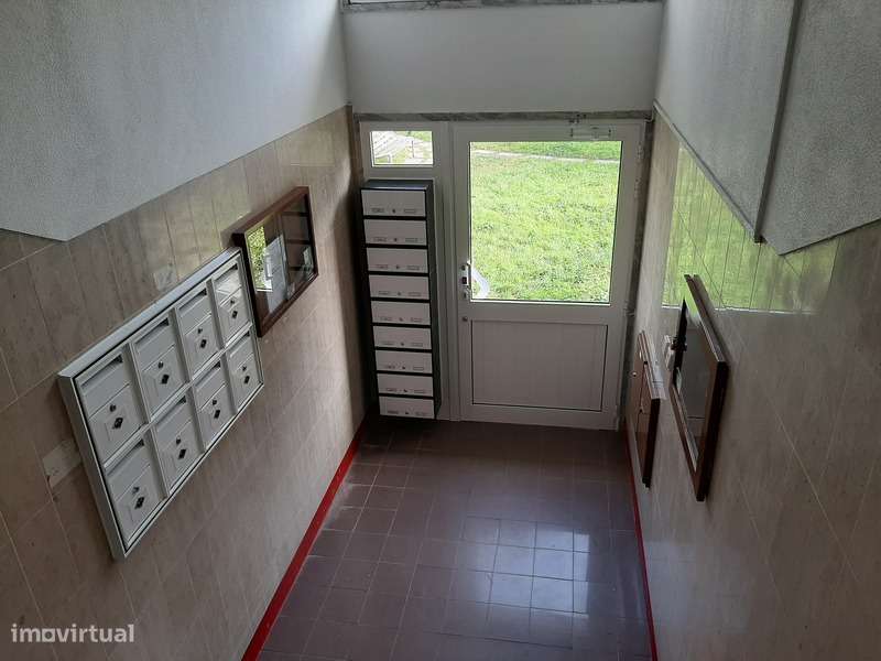 Apartamento T3 na Baixa da Banheira, Moita - Grande imagem: 2/17