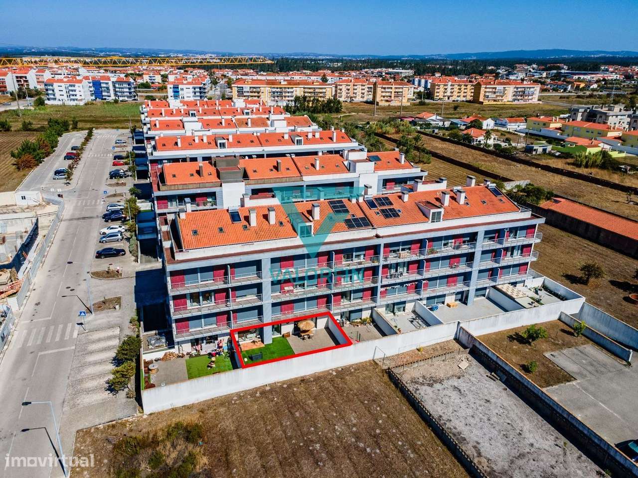 Apartamento T2 c/ Terraço de 95m2 + Garagem / Marinha Grande-25