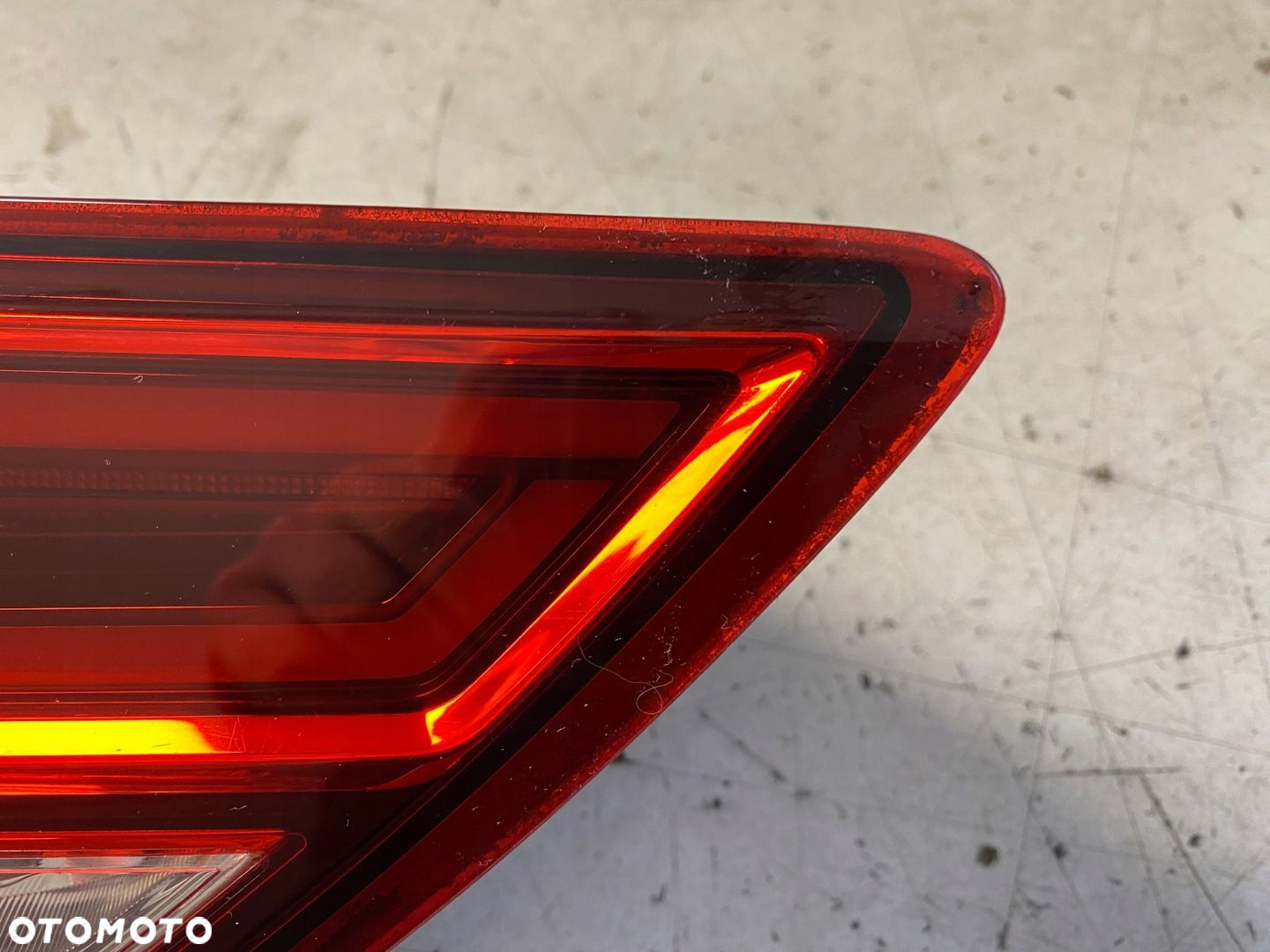 SEAT LEON III KOMBI LAMPA LEWY LED W KLAPĘ LED 5F9945307D - 2