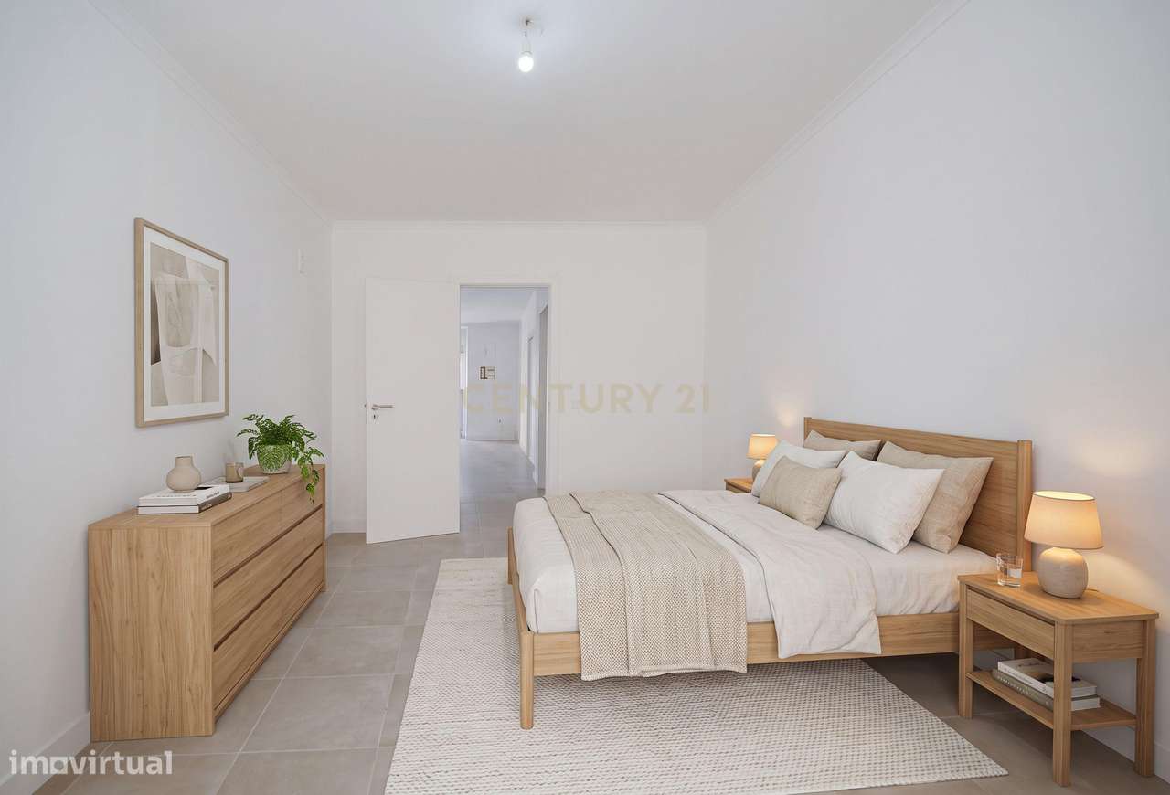 Prédio c/ 2 apartamentos (T1 e T2) com Pátio e Terraço - Centro Histór-16