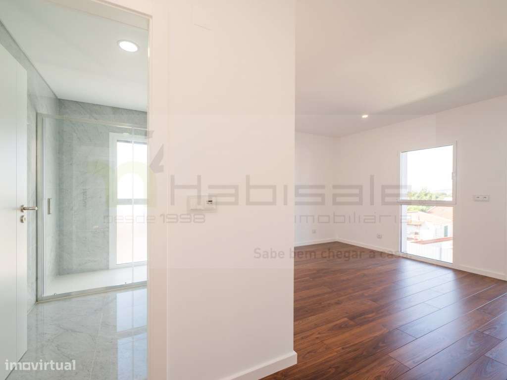 Moradia T3, situada em Areia Cascais, a curta distância da praia do...-24