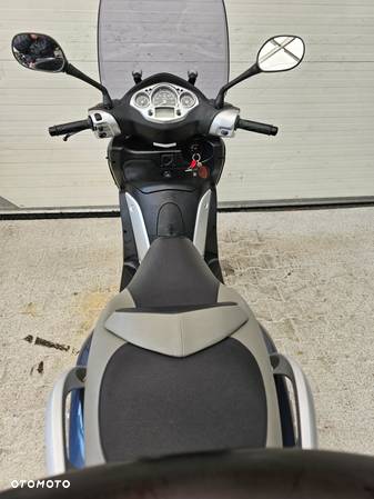 Yamaha X-max - 28