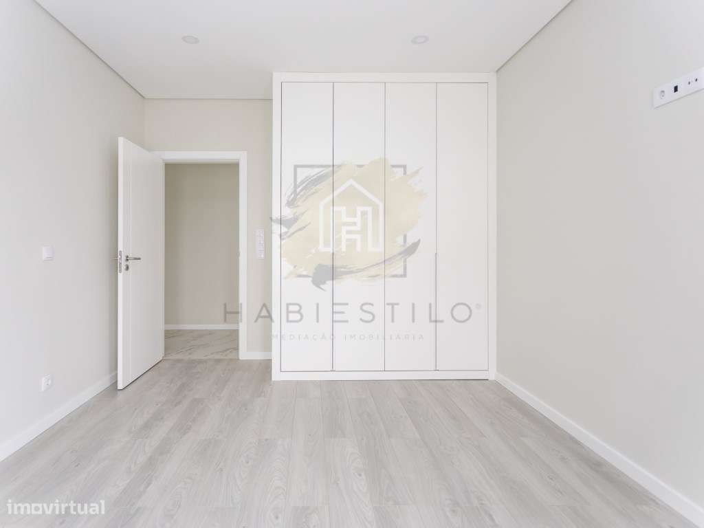 Moradia V4 nova com piscina-23