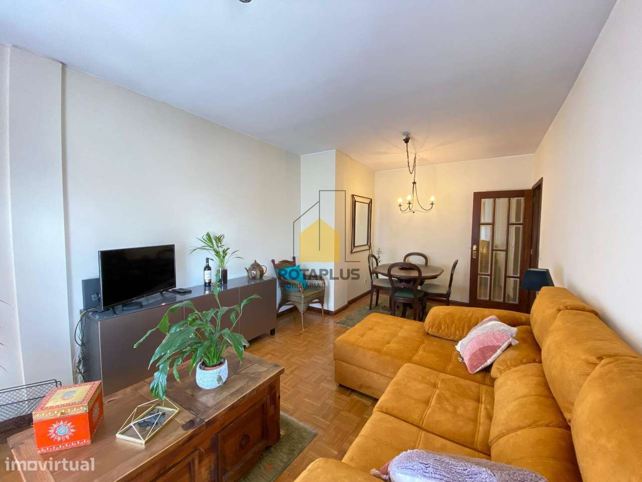 Apartamento T1+1 com Excelente Varanda e Garagem-6