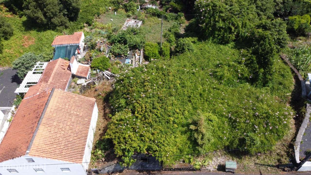 Ruina para reconstrução em Sao Roque do Pico-6