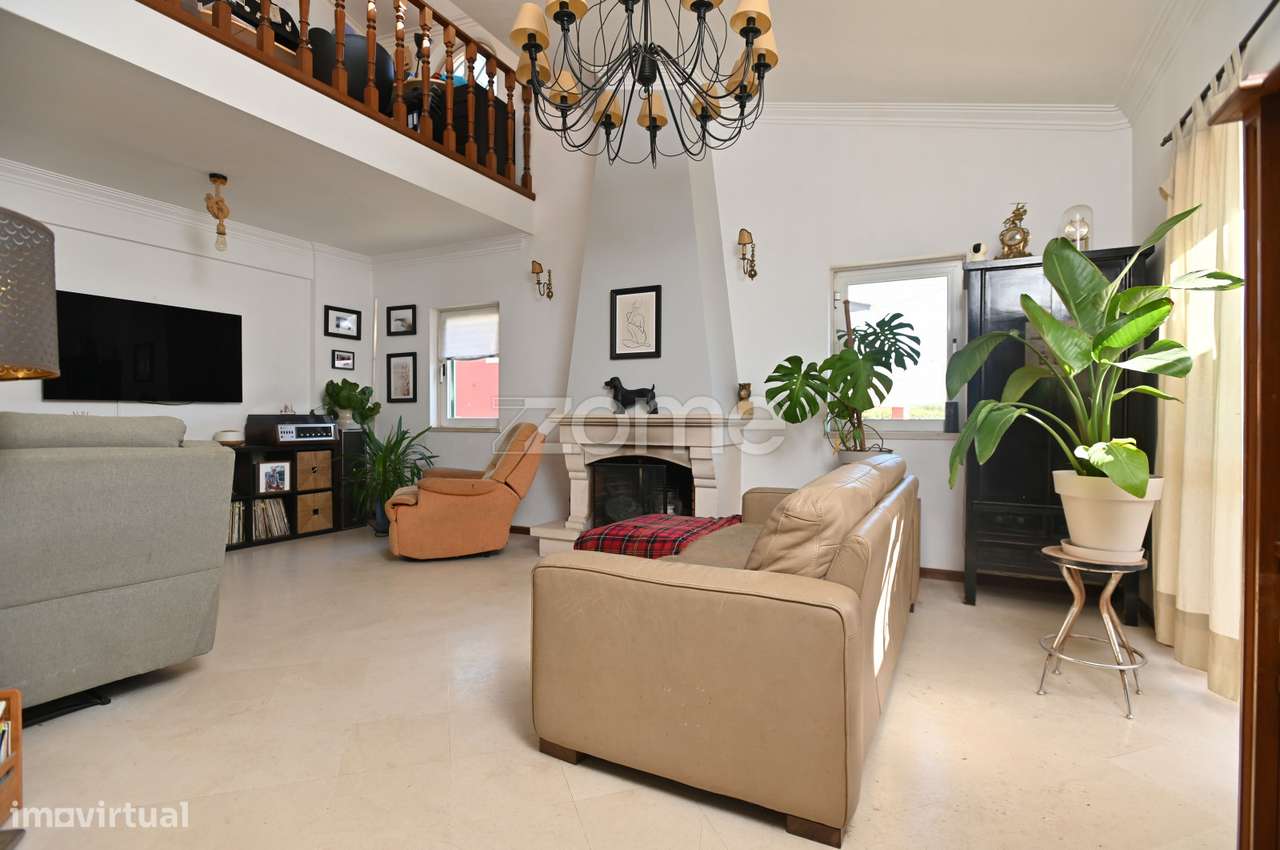 Moradia T4 com piscina - Livramento, Estoril - Grande imagem: 4/27