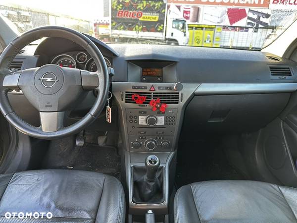 Opel Astra III GTC 1.8 Cosmo - 7