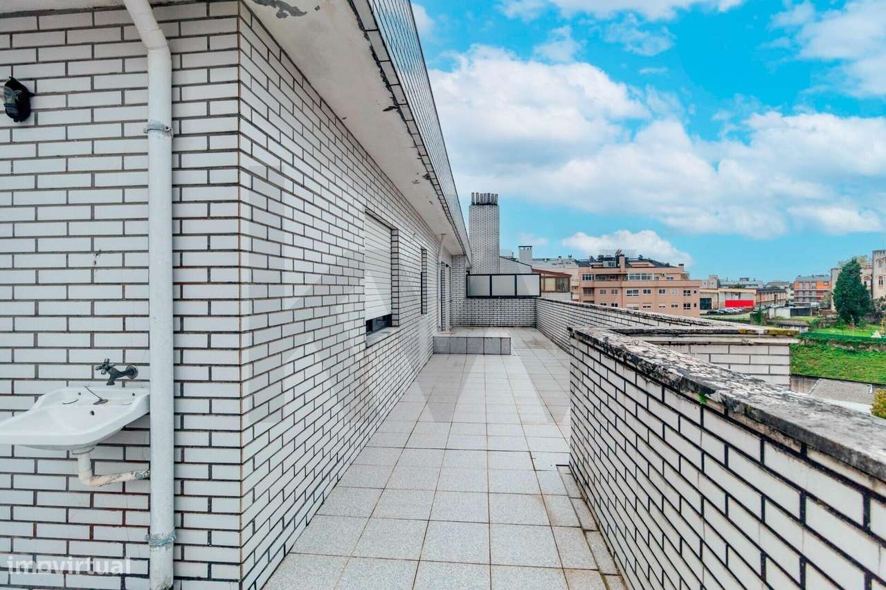 T3 c/ 127m2 Privativos e 101m2 de Terraços (Box + Lugar) | Santa Marin-26