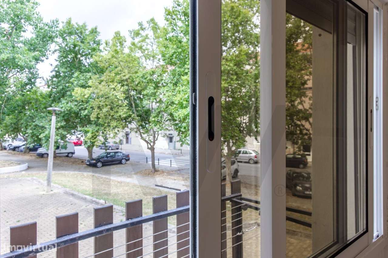 Apartamento T2 remodelado no Alto Seixalinho, Barreiro-16