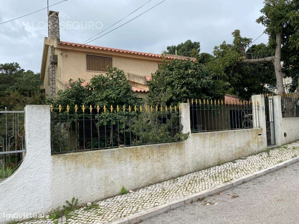 Moradia V6 em Charneca da Caparica-12