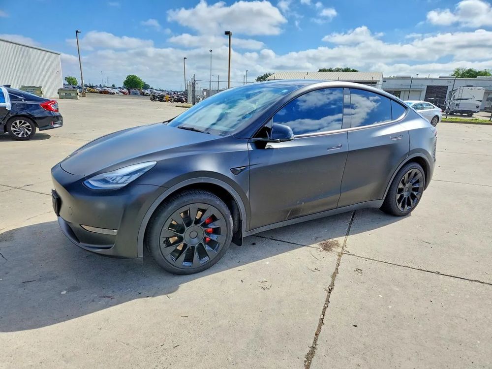 Tesla Model y 2020