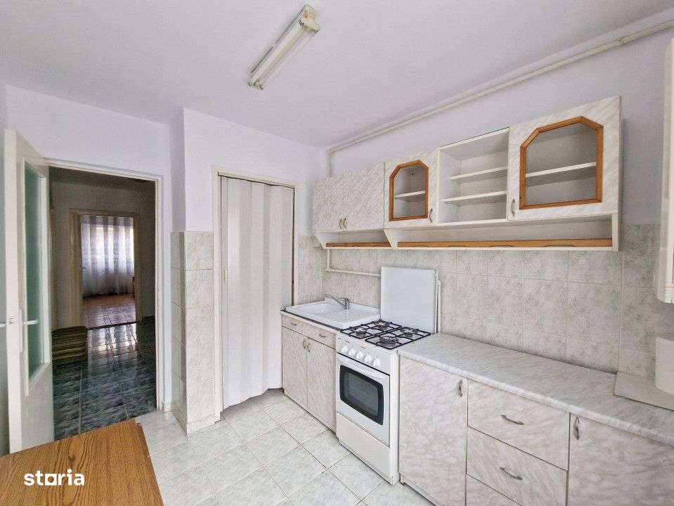3 camere decomandate, zona Simion Barnutiu, et. 2, disponibil imediat! - Imagine principală: 5/6