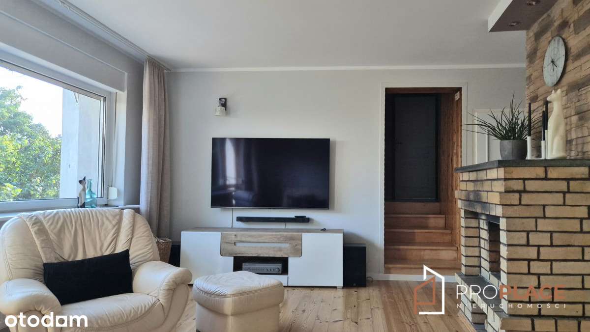 Przestronny dom z garażem i osobnym mieszkaniem-10