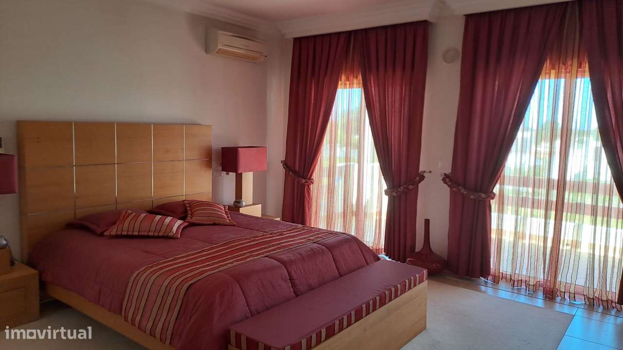 Excelente Moradia Isolada T4 a 15 kms do Portinho da Arrábida - Grande imagem: 3/38