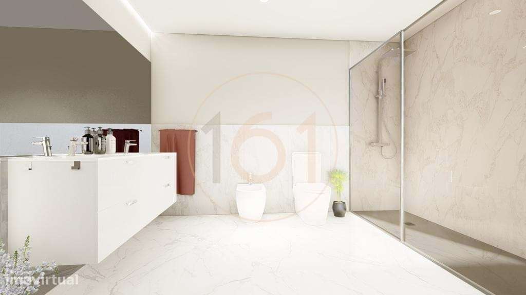 Excelente moradia T3 de 4 frentes em zona nobre de Leça da Palmeira-16