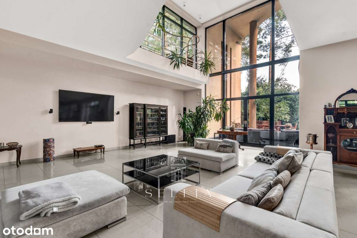 Luksusowa rezydencja z basenem w Strefie A-1