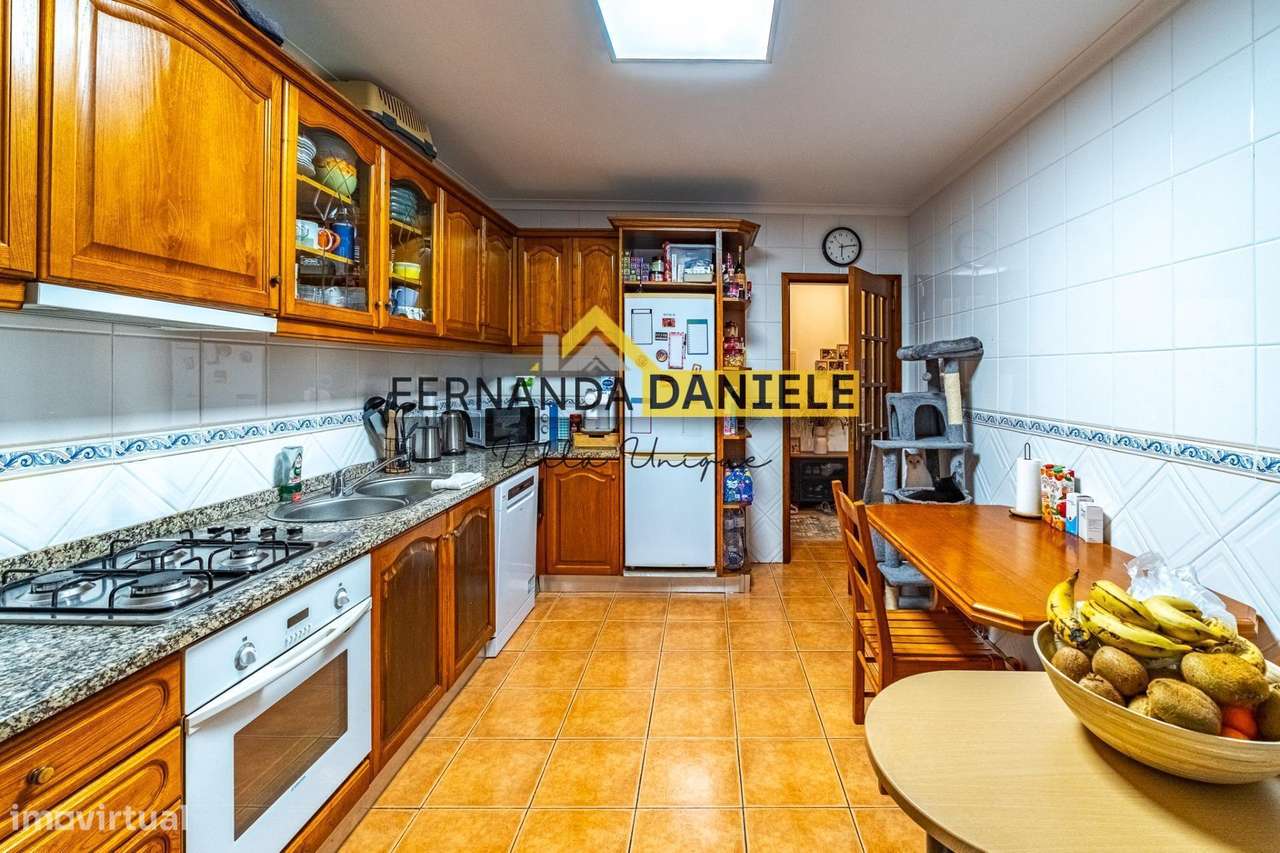 Oportunidade p/ investimento - Apartamento T2 com varanda em Fiães --12