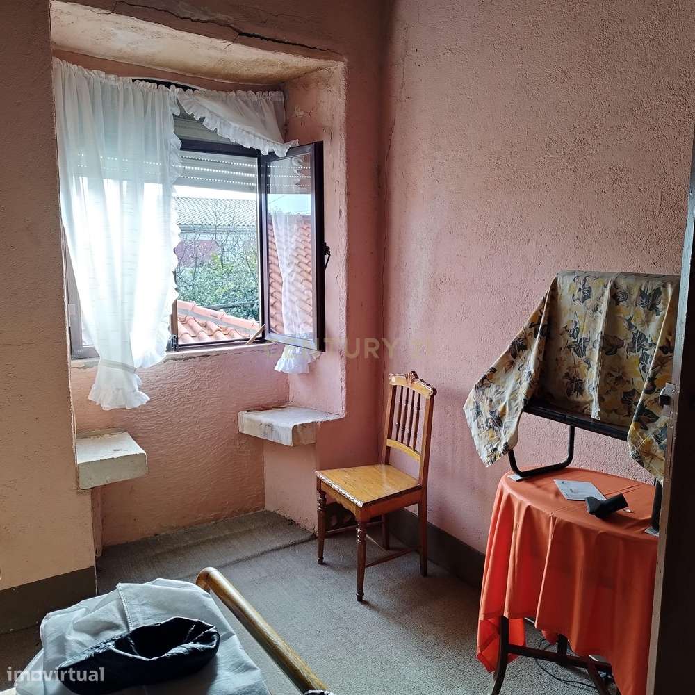 Moradia antiga + terreno envolvente - Centro da vila de Sangalhos - An-17