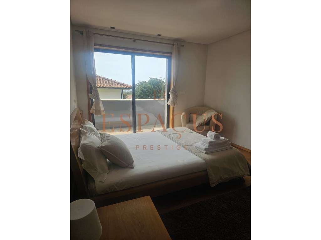 Moradia V4 com Vista Mar - Um Refúgio de Conforto e Elegância-44