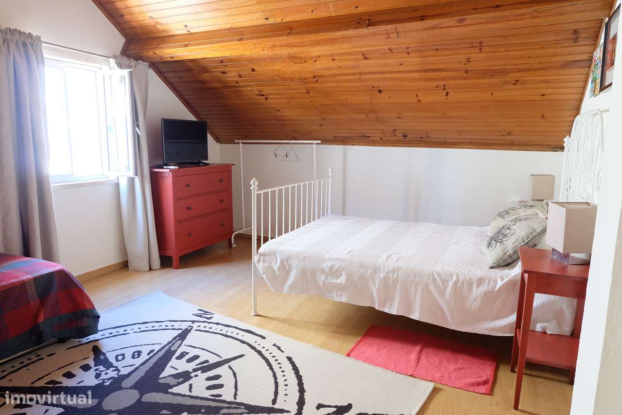 Moradia V2+2 em Belém-0