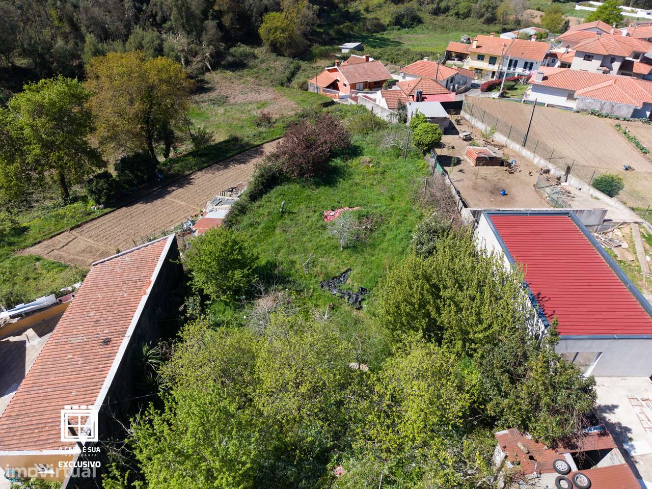 Moradia com duas habitações independentes em Lourosa - Exclusivo-41