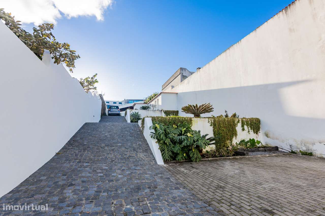 Prédio T5 - Centro de Ponta Delgada-50