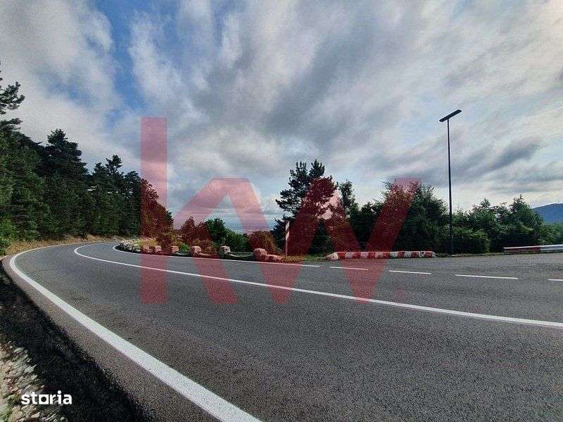 Teren cu priveliste superba si deschidere la drumul de Poiana Brasov - Imagine principală: 4/16