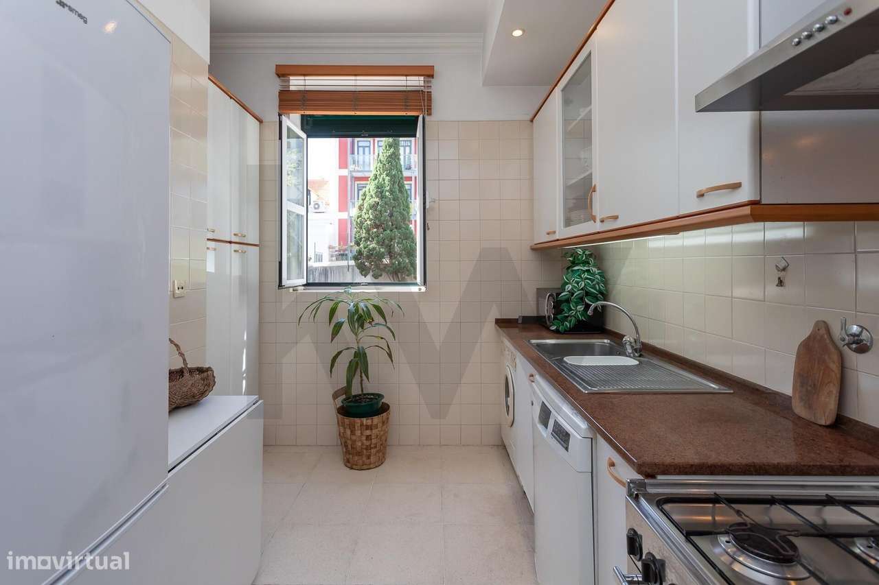 Alcântara | T1 em Condomínio Privado com Piscina, Estacionamento e Seg-7