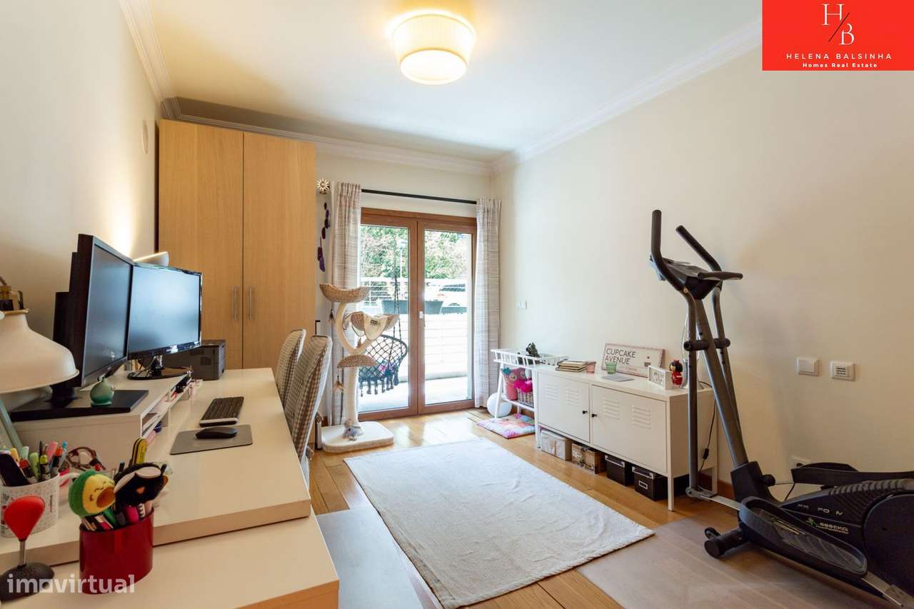 Excelente Apartamento T2 com 3 Parqueamentos nas Colinas do Cruzeiro-26