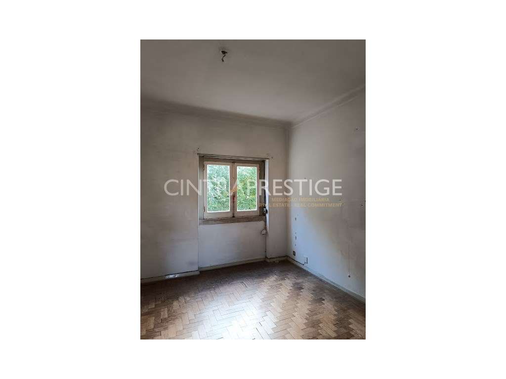 Sintra Prédio, de apartamentos, comercio, garagens e terreno para c...-10
