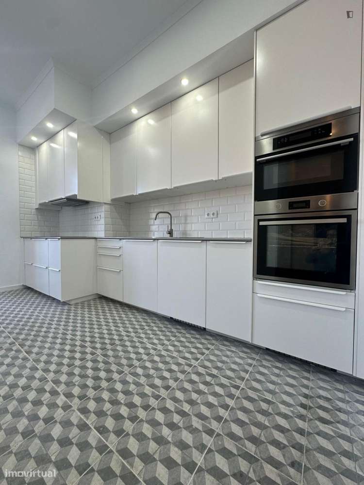 Quarto - localizado em São Sebastião Lisbon - Grande imagem: 4/9