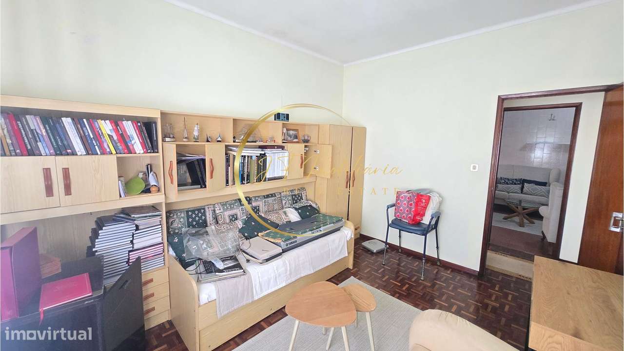 Moradia Geminada T4 com armazem-18
