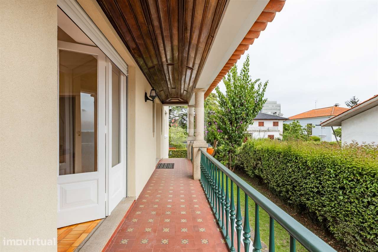 Moradia T5 com Jardim de 205 m2 no Bairro de Hollywood - Grande imagem: 5/34