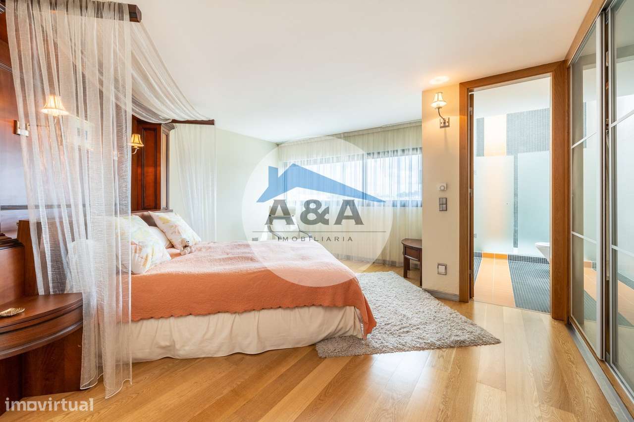 Exclusiva Propriedade de Luxo com Áreas Generosas e Próxima das Praias-25