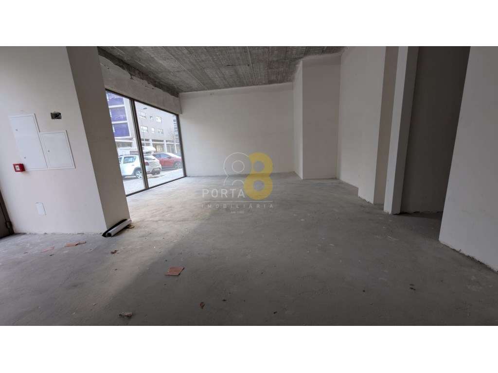 Espaço Comercial Novo em Matosinhos Sul - Localização Premium-15