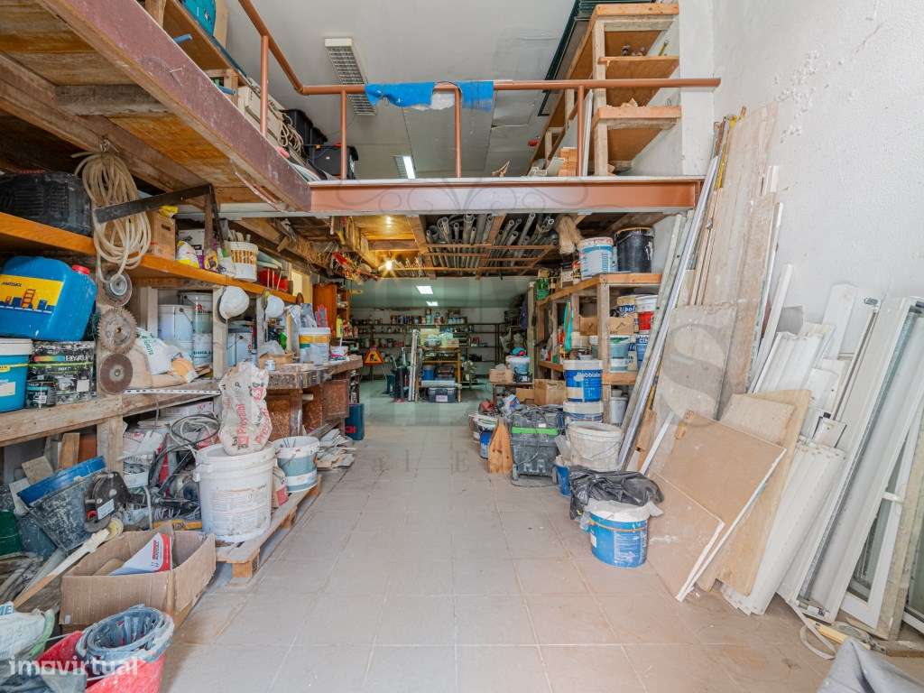Armazém com potencial para loft em Campo de Ourique - Grande imagem: 5/16