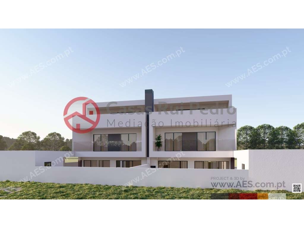 Moradia T4 Geminada de dois pisos com Piscina e Garagem - Grande imagem: 5/9