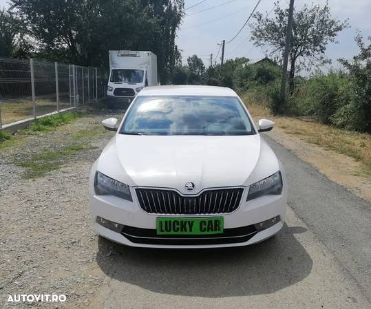 Skoda Superb 2.0 TDI DSG Ambition - 3