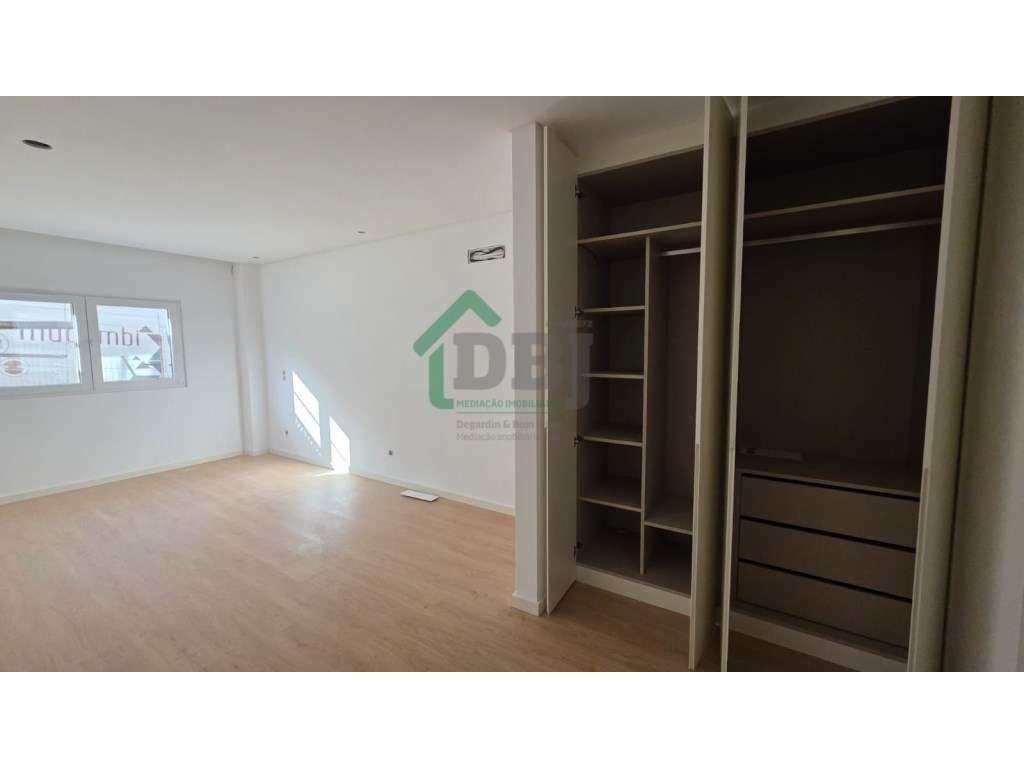 T1 Novo - condomínio c/piscina!-10