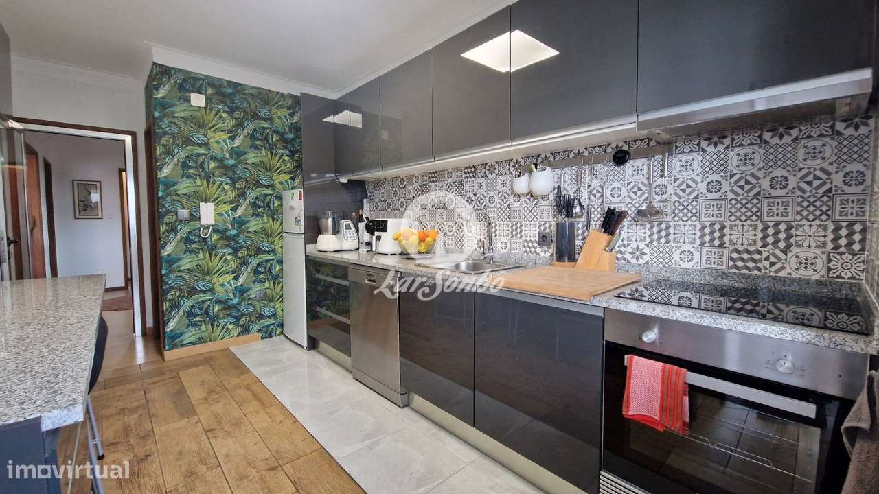 Apartamento T2 com Garagem, no centro de Gondomar - Grande imagem: 2/17