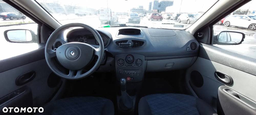 Renault Clio 1.2 16V Authentique - 11