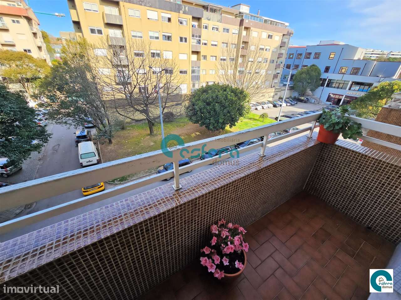 Apartamento T2+1 com Varandas e Garagem em Santa Marinha, Gaia, Porto-8