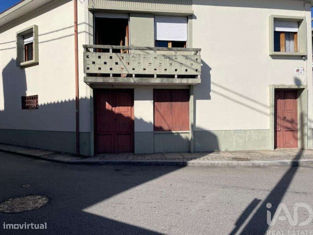 Casa / Villa T5 em Baguim do Monte (Rio Tinto) de 298,00 m2 - Grande imagem: 2/22